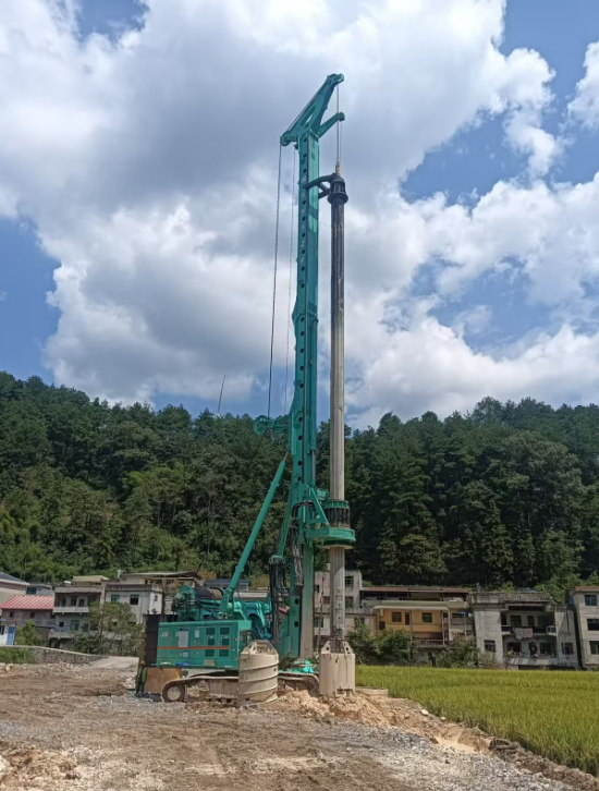 逆勢(shì)而上，上海金泰大型旋挖鉆機(jī)憑實(shí)力破局基建寒冬